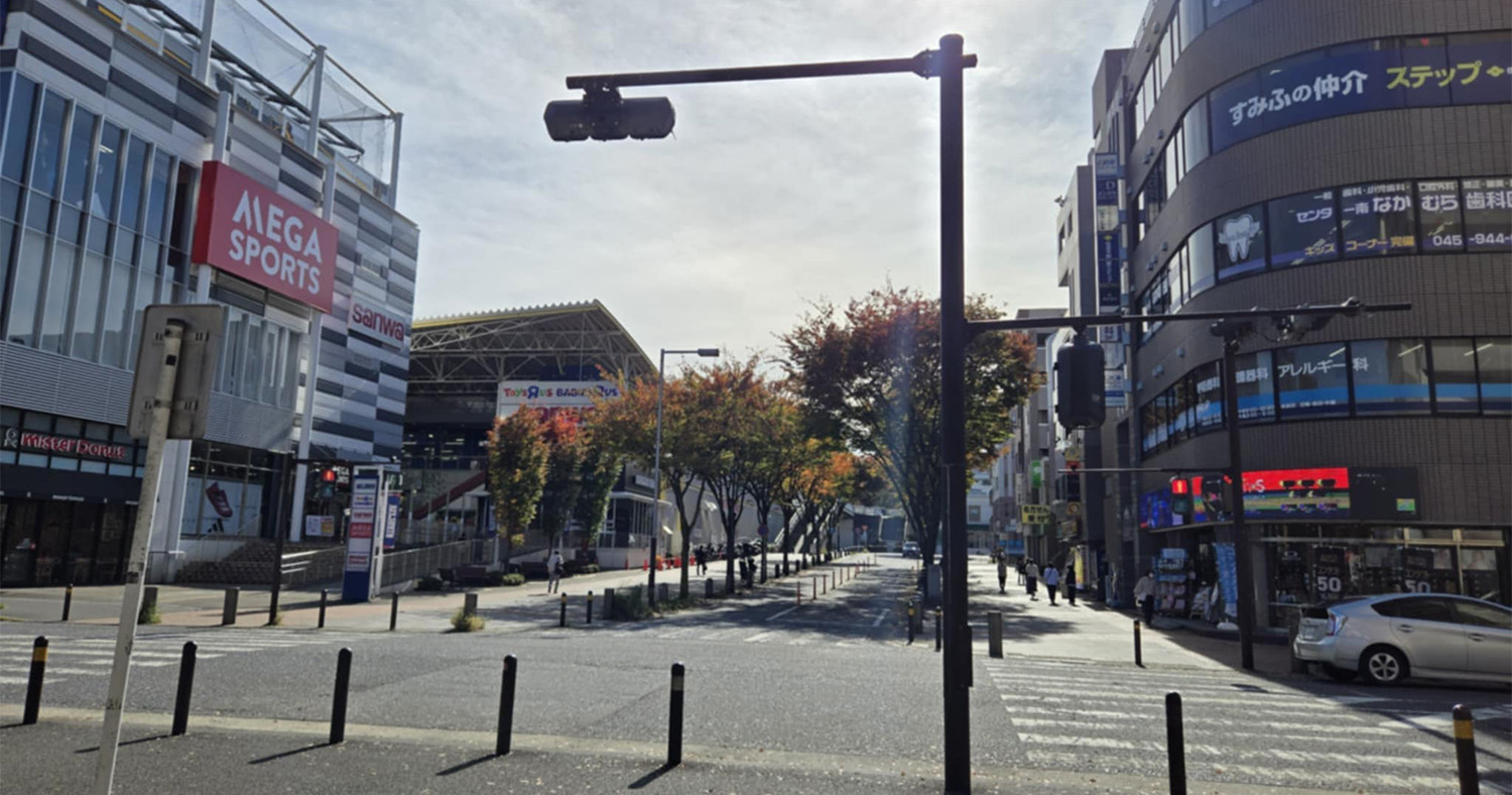 突き当たりまで進むと当院があります。