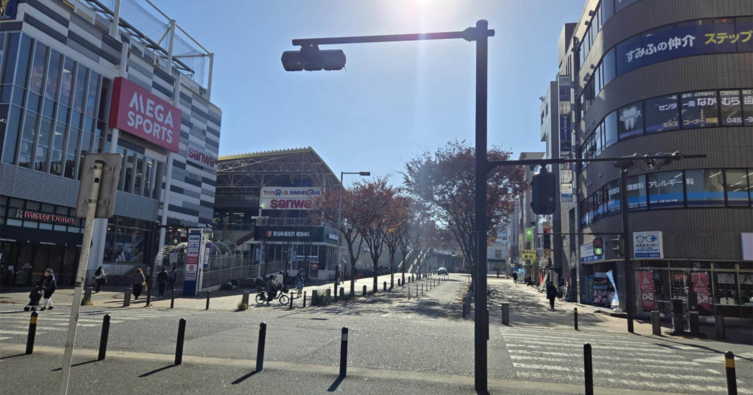 突き当たりまで進むと当院があります。